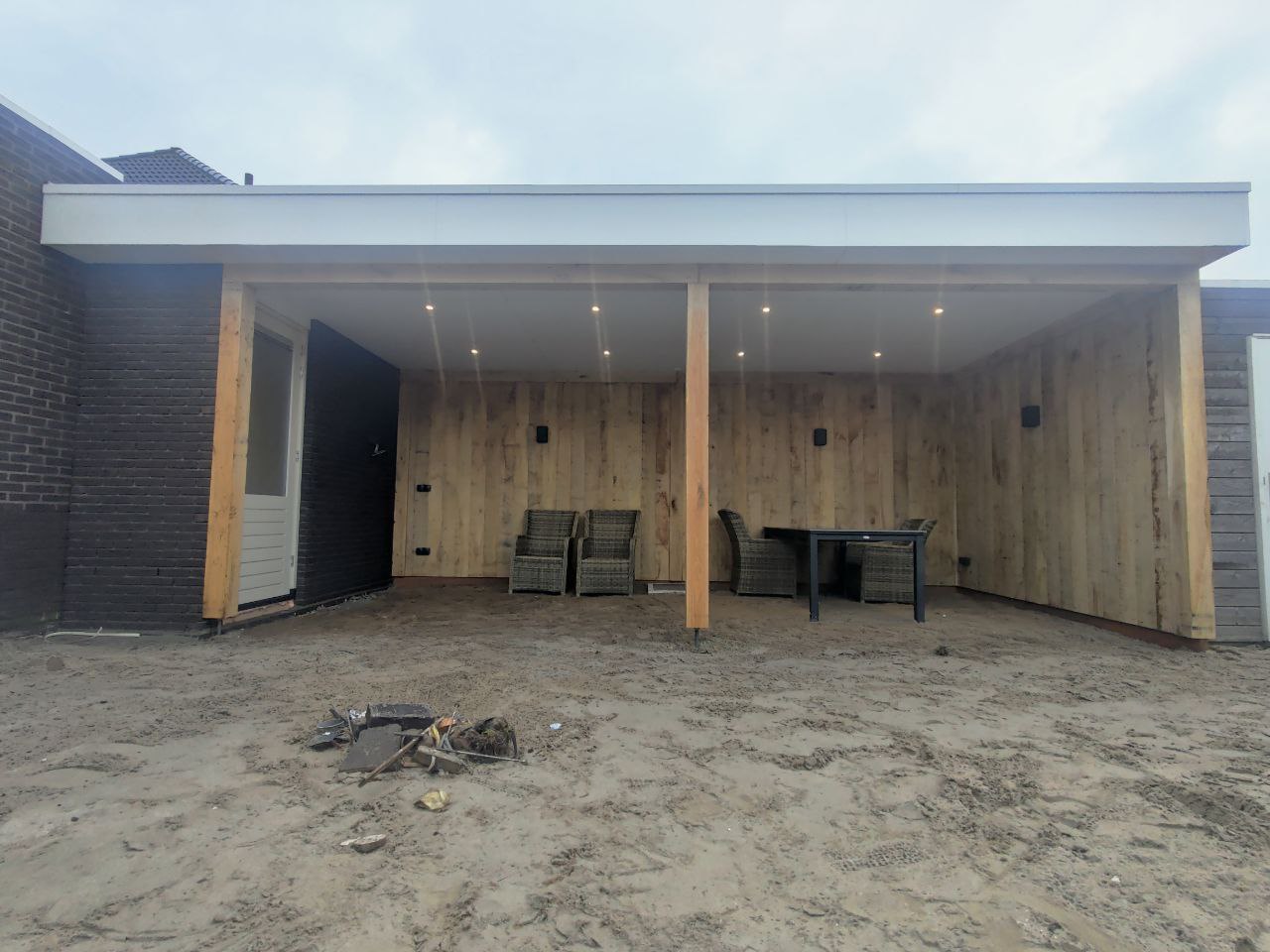 Overkapping met metselwerk